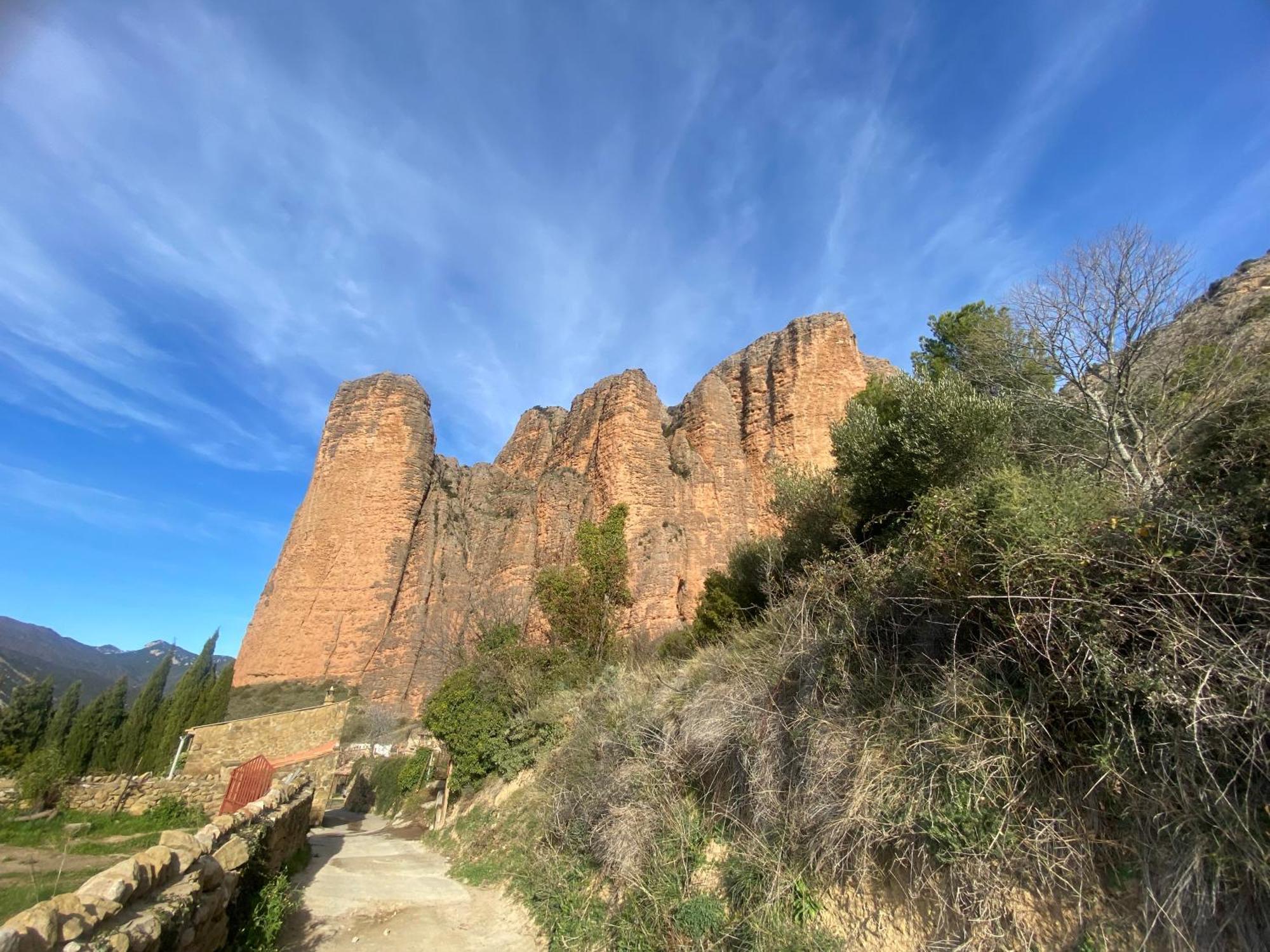 Pension Los Mallos Las Peñas de Las Peñas de Riglos Exterior photo